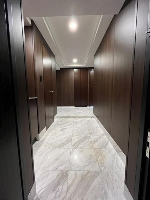 パークフラッツ渋谷神山町の玄関|■モニタ付インターホン■ディンプルキー■2重鍵■ダウンライト