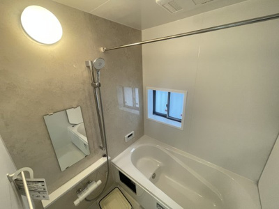 【浴室】 | 沖縄市知花（全3棟）A号棟 | A号棟　浴室換気乾燥機付き♪