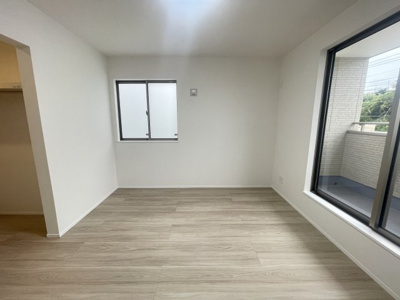 【洋室】 | 沖縄市知花（全3棟）A号棟 | A号棟　洋室7.75帖＋WIC付き♪