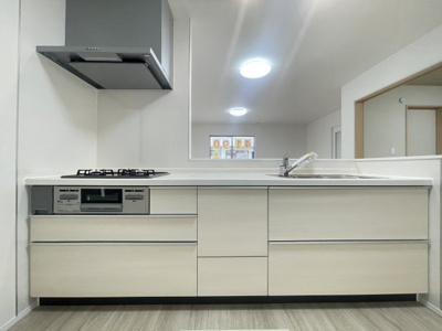 【キッチン】 | 沖縄市知花（全3棟）A号棟 | A号棟　使いやすいシステムキッチン♪