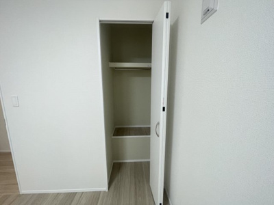 【収納】 | 沖縄市知花（全3棟）A号棟 | A号棟　洋室5.25帖＋CL付き♪