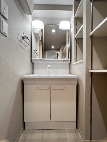 RISOIE‐CINQの独立洗面台