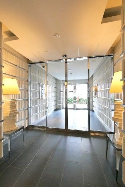 PREMIUM　CUBE　G　駒沢大学のエントランス