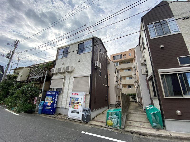 ＰＩＮＥＳ三軒茶屋