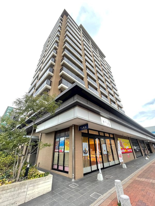 RJRプレシア吉塚駅前の外観