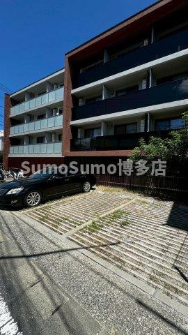 quador西新の駐車場|駐車場があるので、車を買う予定の方も安心です