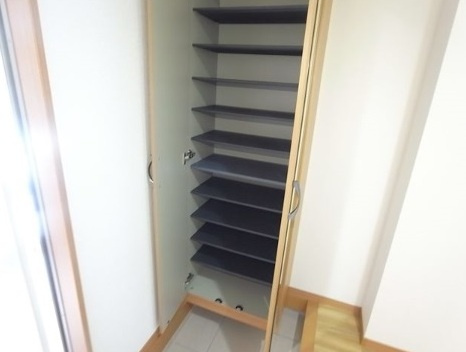 プリフォンドの玄関