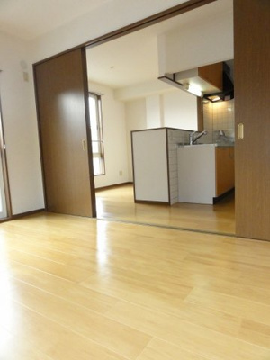 【居間・リビング】 | 新明ハイツ