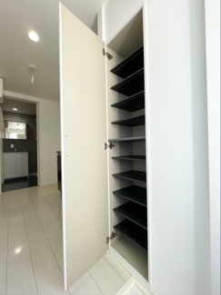 【玄関】 | Pinofiore Erba