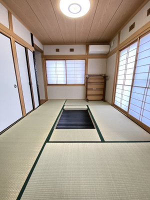 【和室】 | 築港一戸建 | 和室は掘りごたつになっています