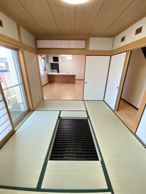 【内装】 | 築港一戸建 | リビングとの続き間で開放感アップ