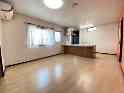 【居間・リビング】 | 築港一戸建