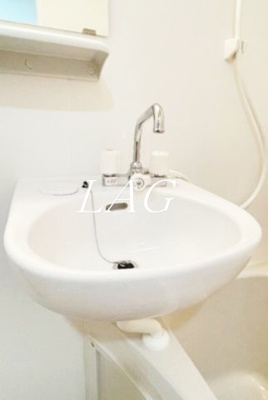 【洗面所】 | シャンテ谷在家 | 洗面台です。