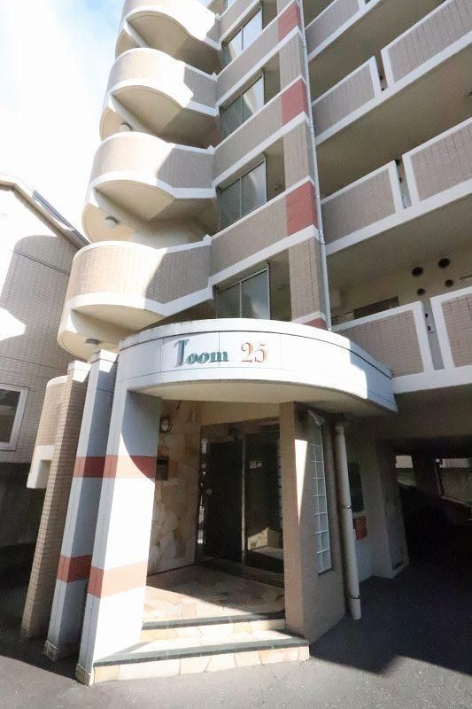 TOOM25