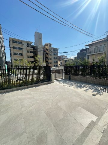 S-RESIDENCE百道aureateの駐車場