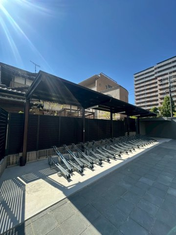S-RESIDENCE百道aureateの駐車場