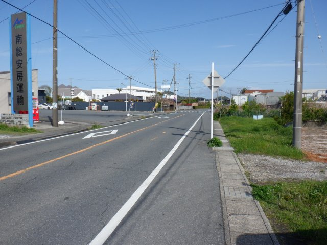 那古土地の前面道路含む現地写真