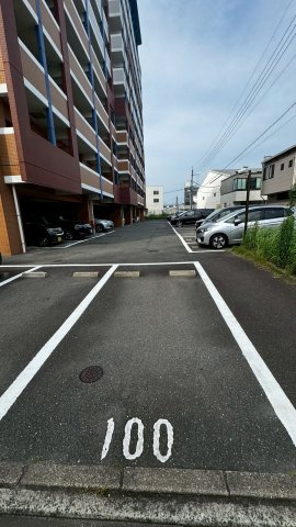 DUO FEEL福岡東の駐車場|カースペースがあります