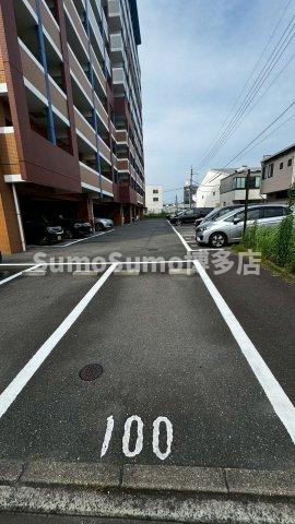 DUO FEEL福岡東の駐車場|駐車場に車を止められます