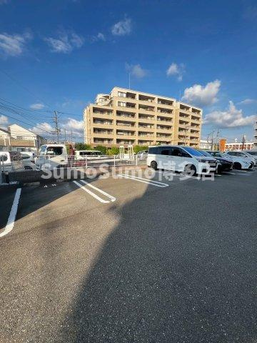 SHINESの駐車場|駐車場です