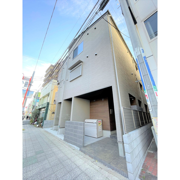 REVE大宮のエントランス