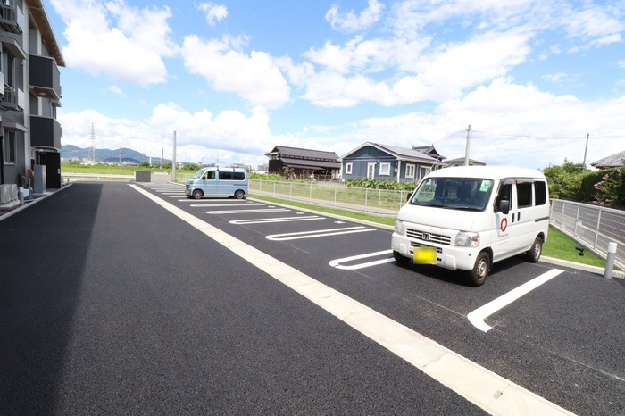 パーチェ御幸の駐車場