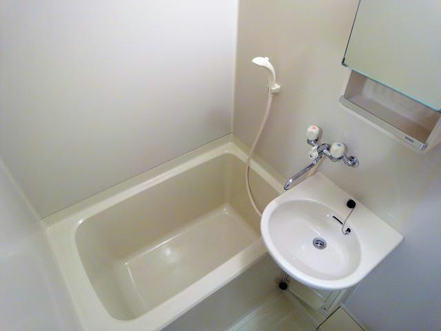 ヴィラ第壹番館の浴室|洗面ボウル付きバス※イメージ