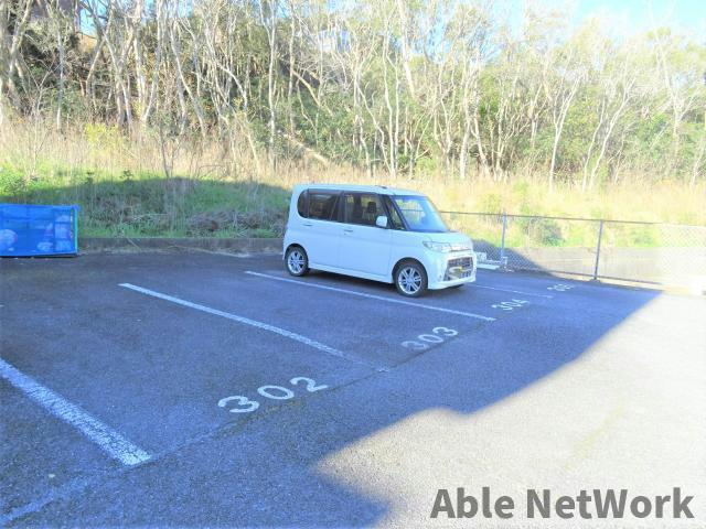 ヴィラ第壹番館の駐車場