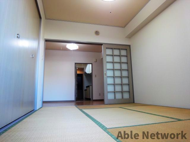 ヴィラ第壹番館の和室|6帖和室