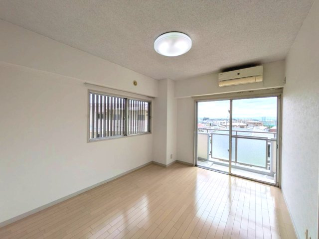 仁川グリーンハイツの洋室|個人の部屋や寝室として使える洋室です