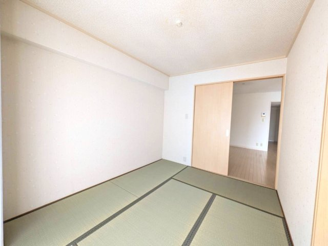 仁川グリーンハイツの和室|日本らしい落ち着いた雰囲気の和室です