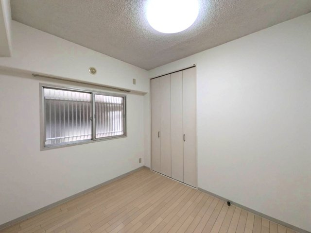 仁川グリーンハイツの洋室|明るい洋室です