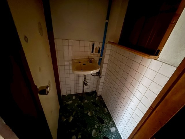 大谷ビルの洗面所