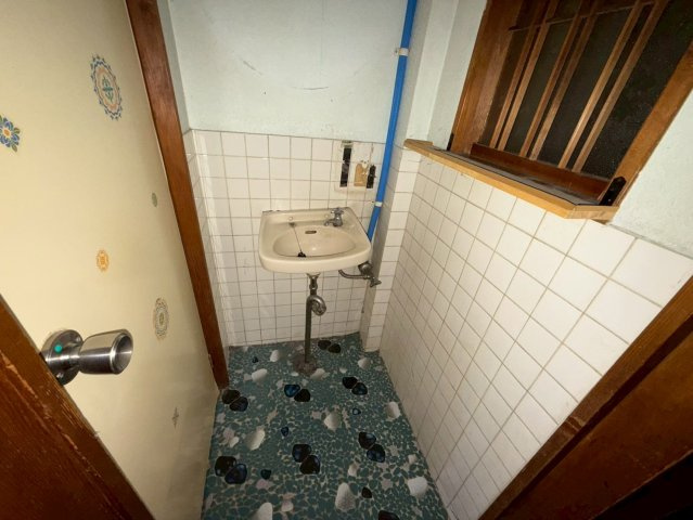 大谷ビルの洗面所