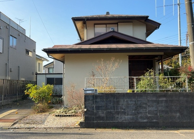 【外観】 | 物件の詳細については、現地を見てわかること以外に、役所や法務局などで調べないとわからないことがあります。そのため、現地に行く場合は、もしこの物件を買ったらどのような生活ができるかをイメージしましょう。