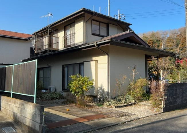 【外観】 | 土地購入を検討されている場合、境界杭がない状態で購入してしまうと境界確定測量をする必要があり、費用がかかります。購入の前に、売主、隣土地所有者立ち合いのもと境界を確定し境界杭を設置するのがベストです。
