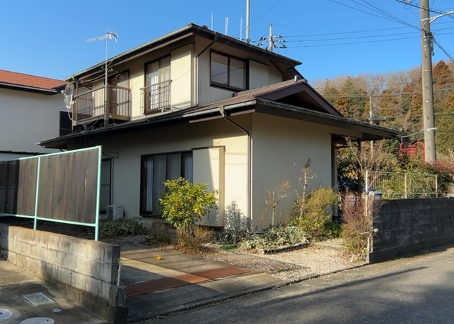 【外観】 | 家を建てる前提で土地を探している場合、地盤の丈夫さは譲れない条件の一つです。地盤が脆弱だと追加工事が必要となります。また、過去に地盤沈下や液状化現象を起こした土地は、できるだけ避けた方がいいでしょう。