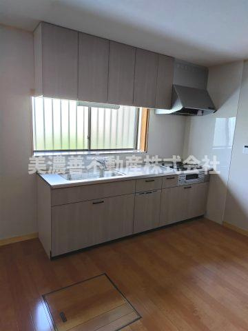 ６６４１２　各務原市那加前野町三丁目中古戸建てのキッチン