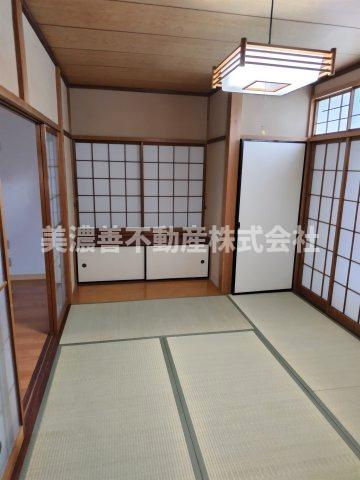 ６６４１２　各務原市那加前野町三丁目中古戸建ての和室