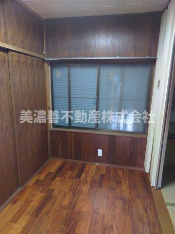 ６６４１２　各務原市那加前野町三丁目中古戸建ての内装