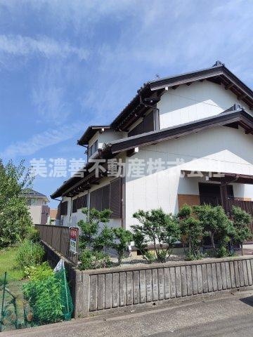 ６６４１２　各務原市那加前野町三丁目中古戸建ての外観