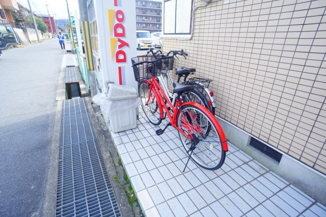 一由ハイツ新大宮のロビー