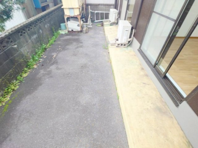 平泉スクールマンションのバルコニー