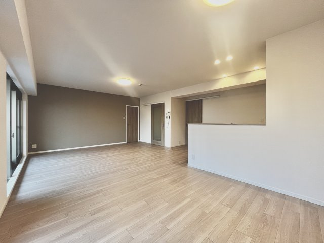 夙川台サンハイツD棟のエントランス