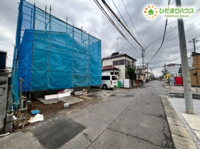 鴻巣市宮前　9期　新築一戸建て　リガーレ　01の前面道路含む現地写真