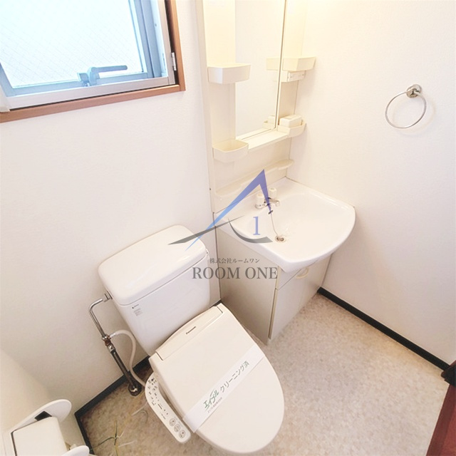 メゾンデマルシェの洗面所|独立洗面台です。