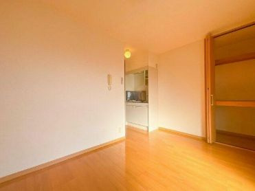 メゾン若葉の寝室|フローリング☆