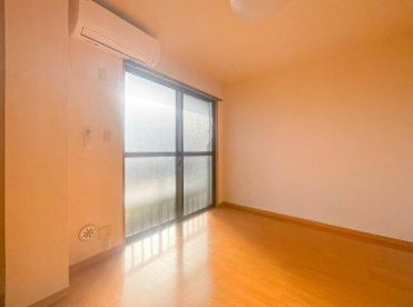 メゾン若葉の居間・リビング|洋室☆