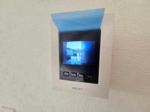 新築　桐生市境野町第7　1号棟　Cradle Gardenの防犯設備|現地写真　カラーTVモニター付きのドアホンがついています。お子様やご高齢の方がお留守番の時でも安心です！