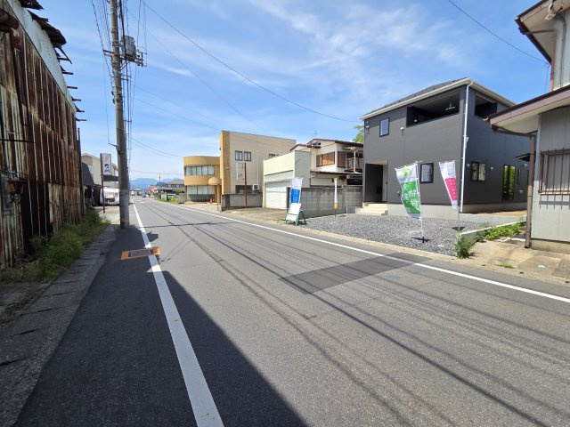新築　桐生市境野町第7　1号棟　Cradle Gardenの前面道路含む現地写真|現地写真　南西側前面道路幅員約8.1ｍ